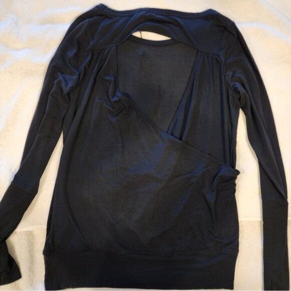 Prana Foundation UPF Water Resistant Peek A Boo Top Small Black - Picture 4 of 8